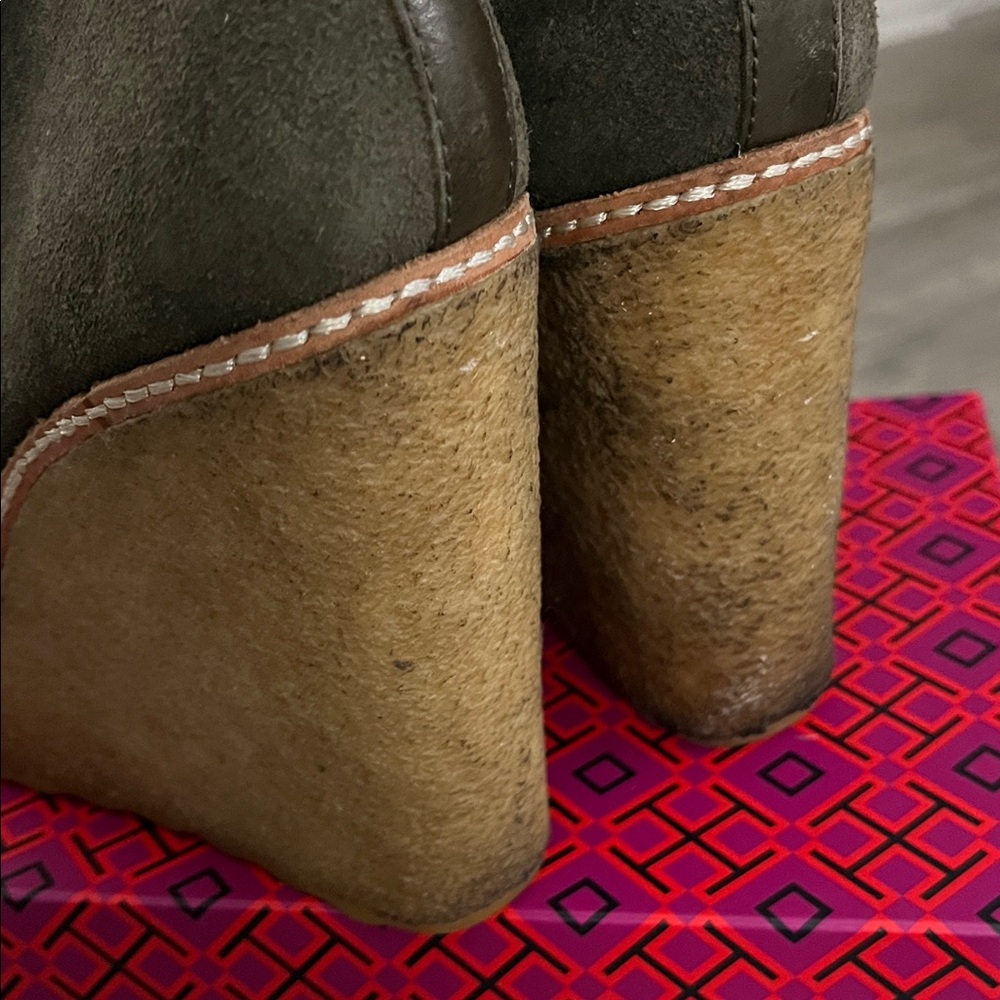 Tory Burch Olive Green Wedge Ankle Boots - Picture 5 of 15